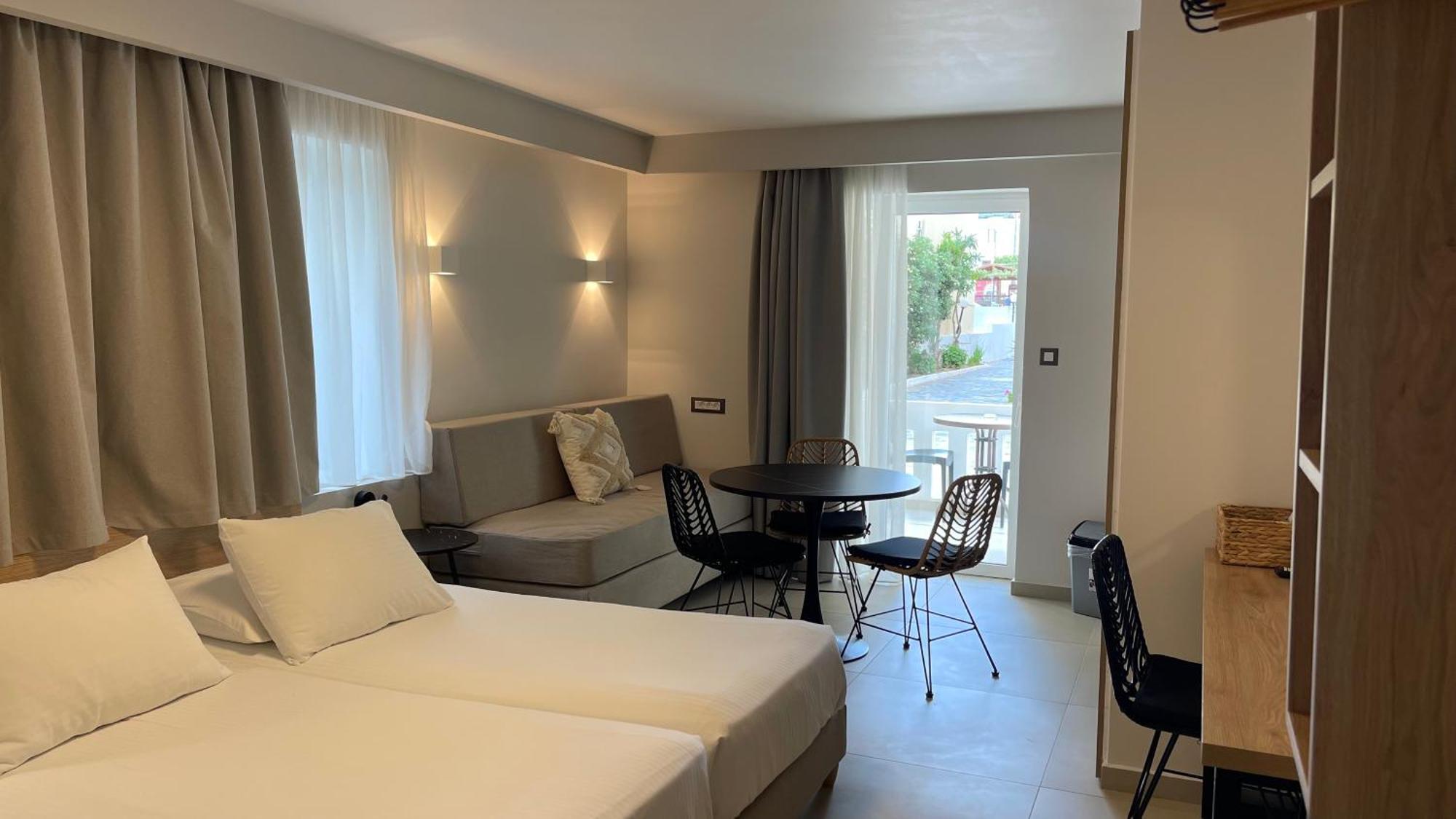 Alexia Beach Hotel Agia Marina Exterior foto
