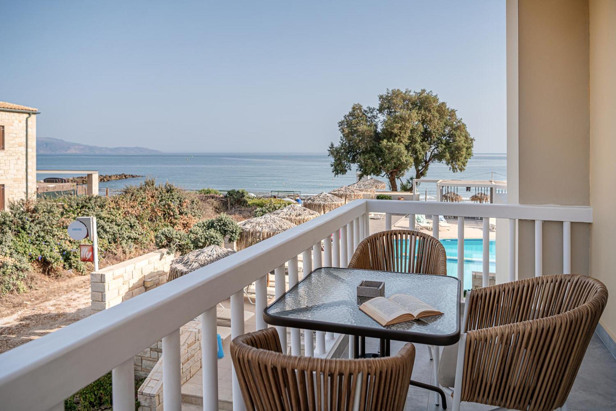 Alexia Beach Hotel Agia Marina Exterior foto