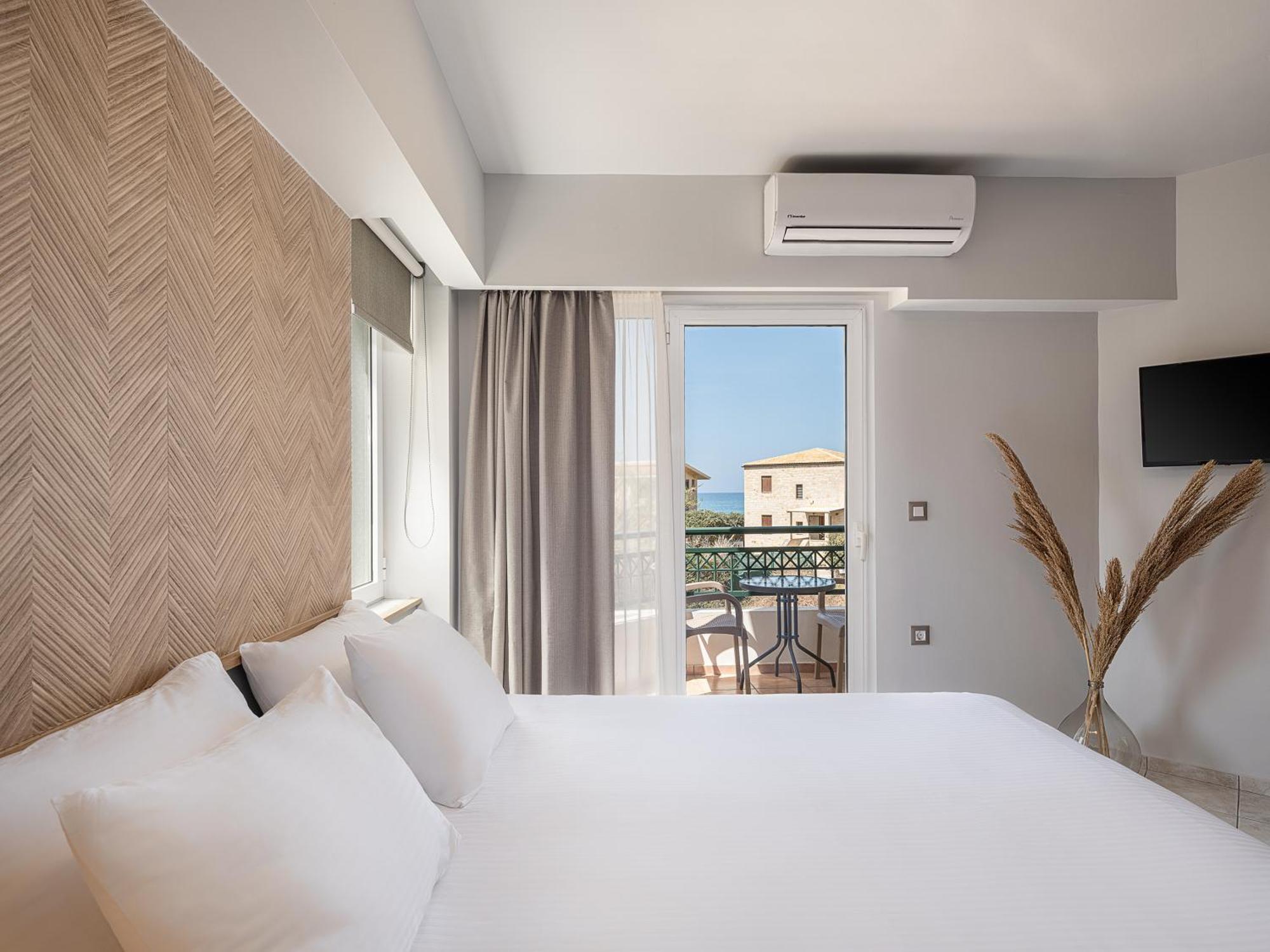Alexia Beach Hotel Agia Marina Exterior foto